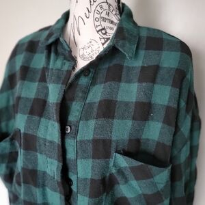 FAVLUX Green and Black Check Button-Down Shirt